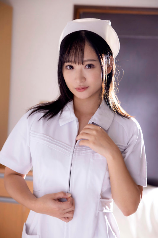 『雫まり 新人Debut!』美形フェイスとＥカップの胸とお尻が魅力的なお姉さんが大胆な大人セクシーを見せてくれるグラビアイメージ動画:4
