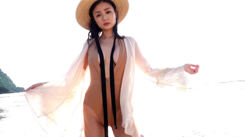 『もう一度、わたしをみて ～Restart～』片山萌美が圧倒的なスタイルで大人の色気を見せつけるグラビアイメージ動画:1
