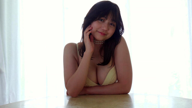 『Summer magic』美澄衿依のTバックやたわわな横乳・下乳が拝めるグラビアイメージ動画:10