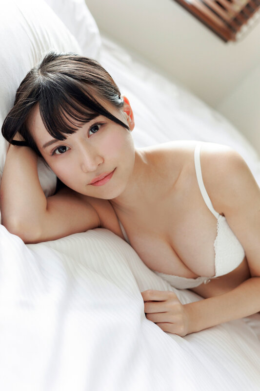 宮花ももの猫耳メイドが最高に可愛い！見ると幸せになれるルックスとスレンダーボディが魅力のグラビア動画『なちゅらるもも』:7