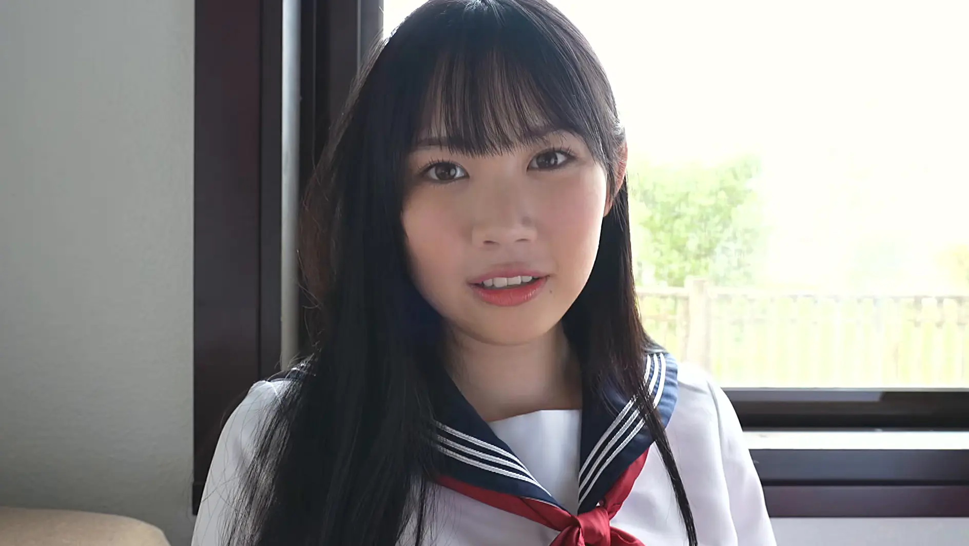 女子高生の篠見星奈がセーラー服を脱がされて…Ｇカップ爆乳ボディがやばいグラビア動画『聖なる季節 篠見星奈』:7