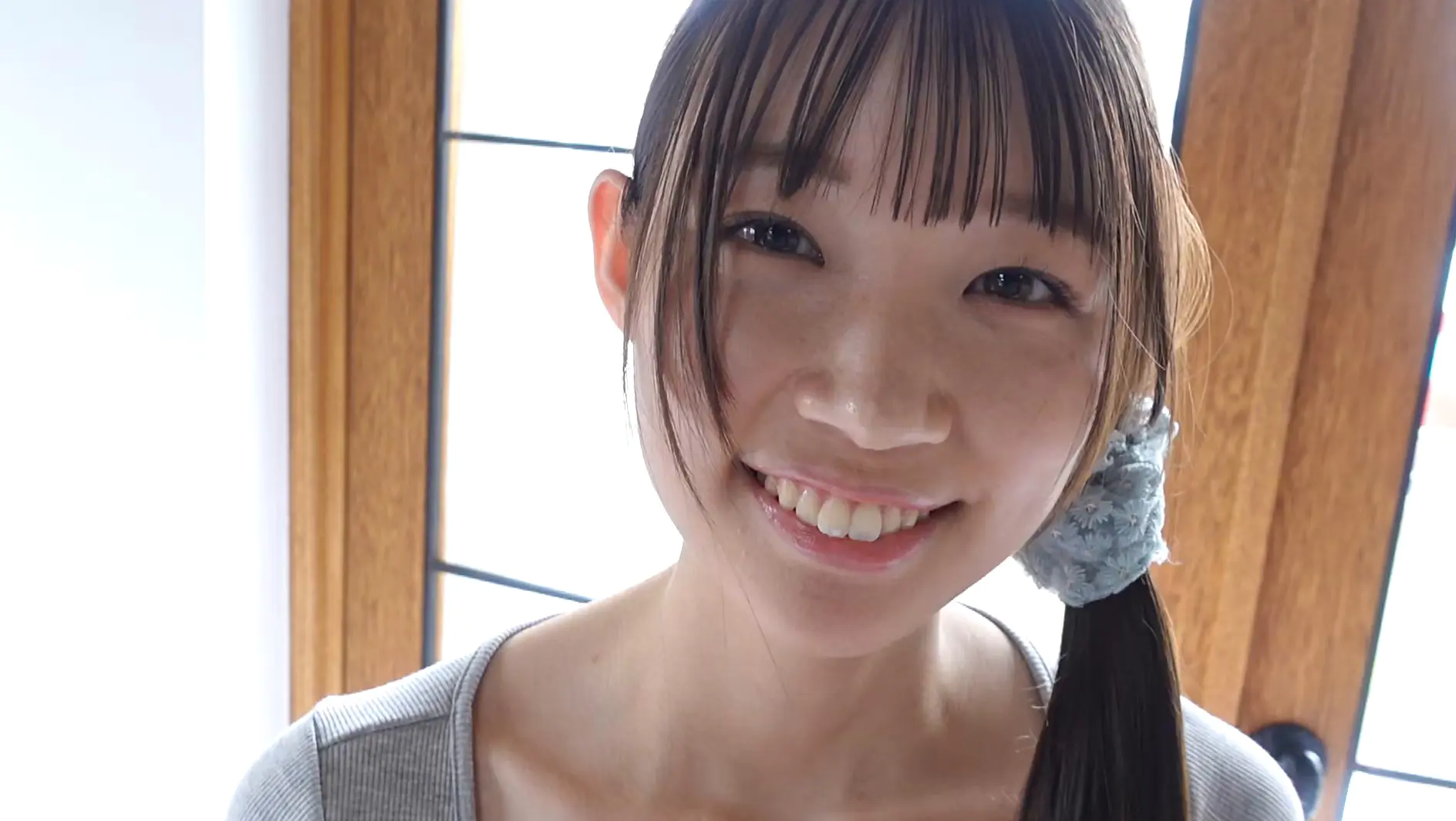 『あゆの初恋 波崎天結』笑顔がかわいいスレンダー美少女のエッチなボディがたまらないグラビア動画:1